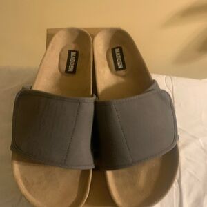 MADDEN Mens Gray Contoured Footbed Padded Taisto Open Toe Slide Sandals Shoes 8